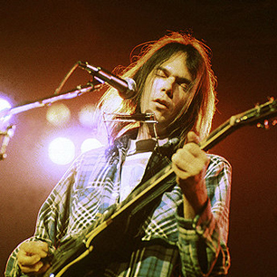 Neil_Young_in_Nottingham_2009_(k)